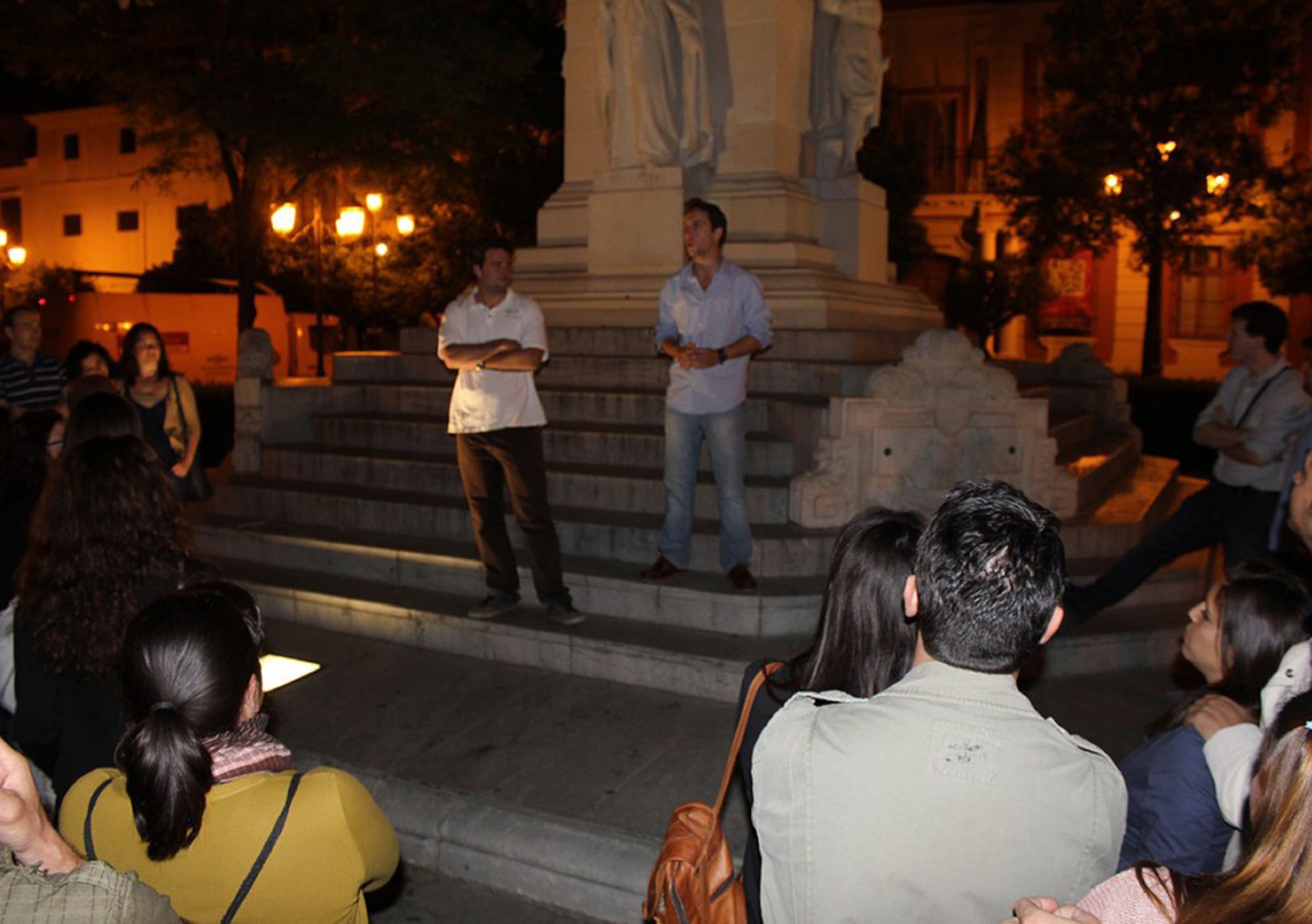 reservar online tours guiados nocturna Sevilla Encantada